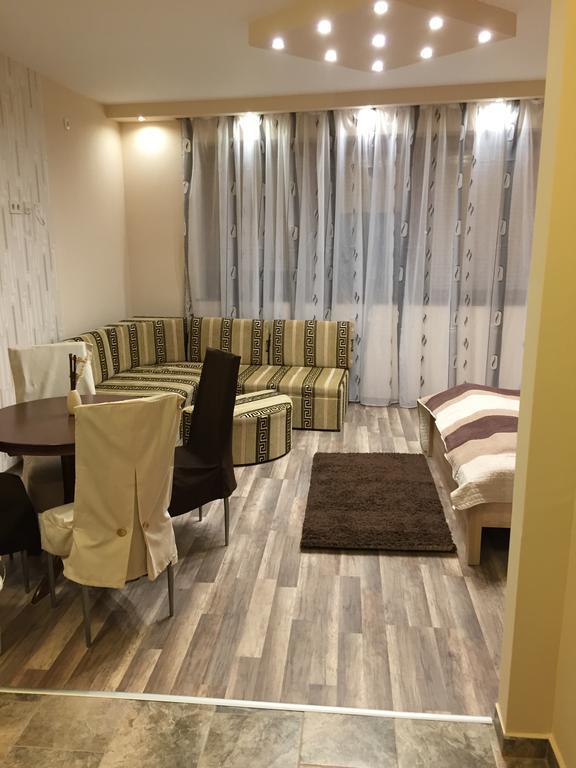 Ferienwohnung Solaris-Szeged Apartman Exterior foto